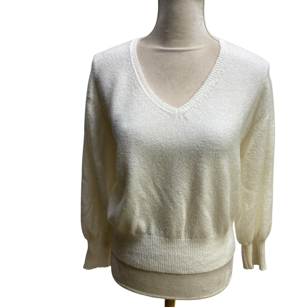 A New Day Women's White V-neck Sweater Size S Womans Knit‎ Preppy Soft Normcore